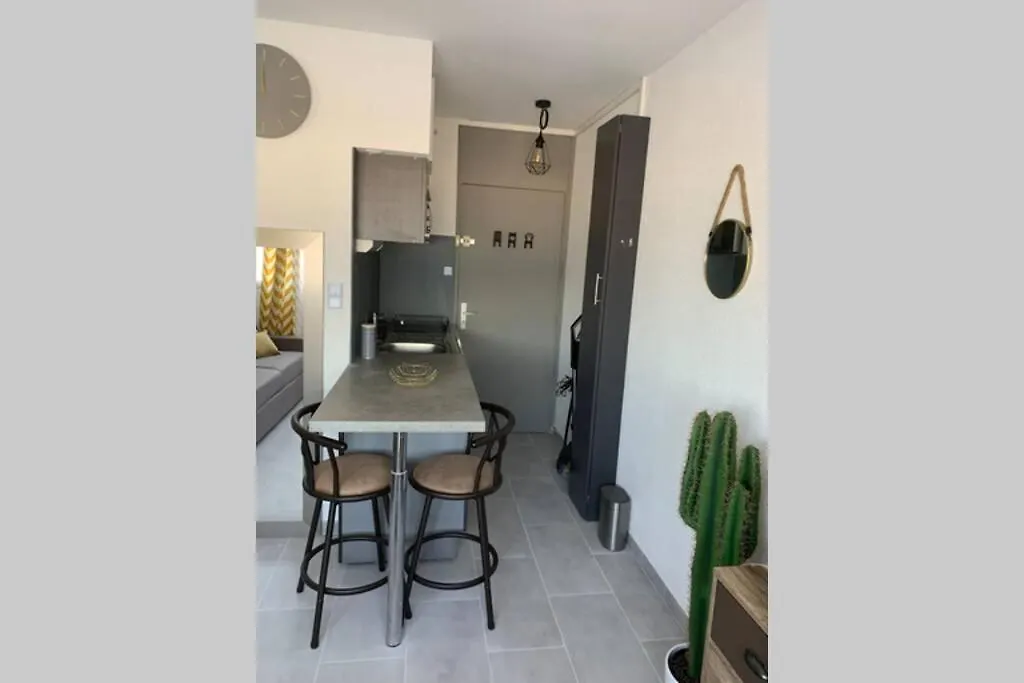 Studio Les Sablettes vue mer La Seyne-sur-Mer Appartement