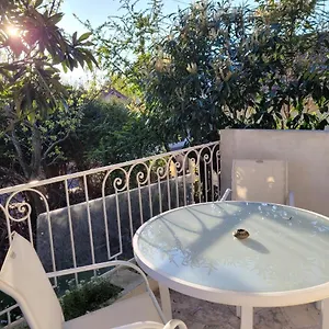 Joli T2, Terrasse Et Jardin, Ideal Pour Familles, A 15 Min De L'aeroport Roissy Cdg Appartement Tremblay-en-France